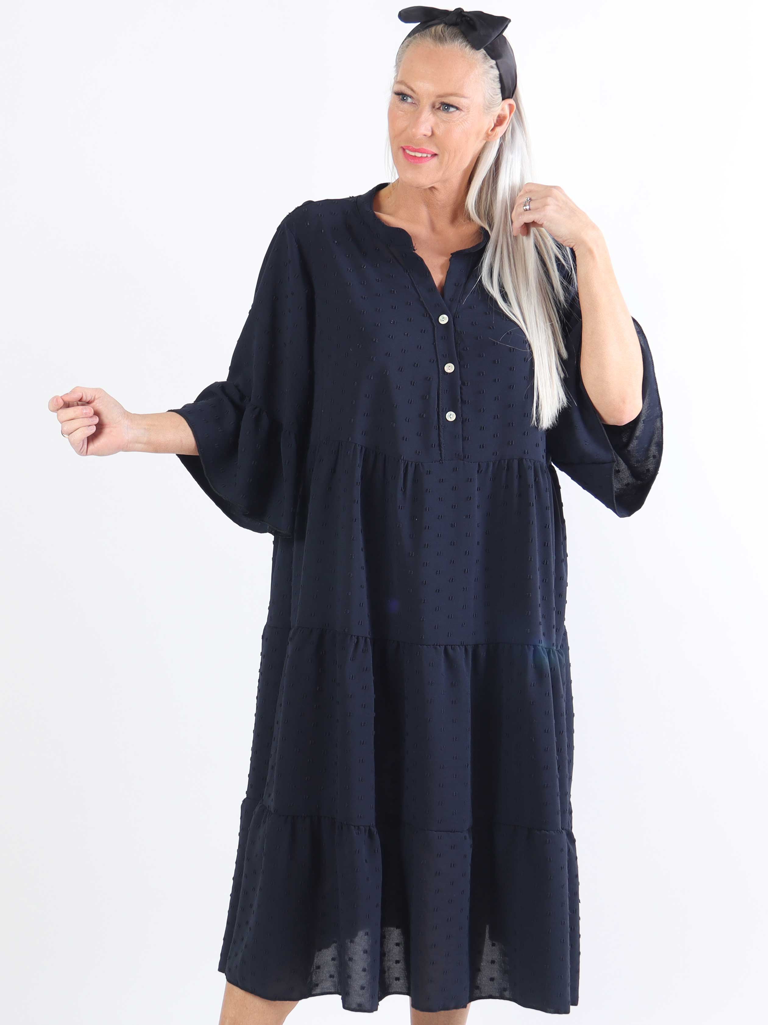 Amanda - Feminin plus size-klänning med söta ärmar